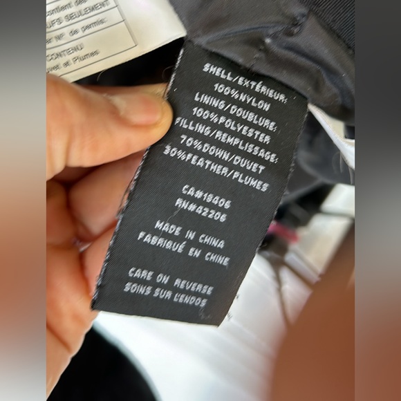 Stormtech Women’s Black Winter Parka (Size Med) - Picture 6 of 8